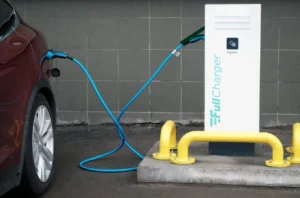 Schneider Electric ve FullCharger, ortak şarj istasyonu ağı kuracaklar