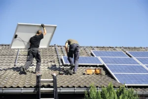 Çatılarda güneş enerjisi için çatı paneli