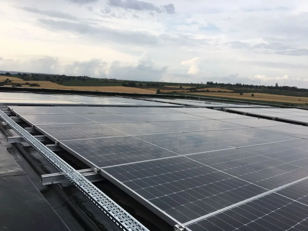 Çanakkale Ticaret ve Sanayi Odası çatısına güneş enerjisi