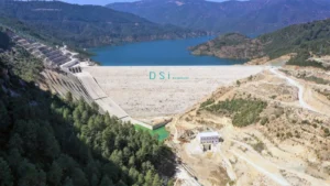 Yenilenebilir Enerji Hamlesi: Hidroelektrik Santraller ve Su Yönetimi Cumhurbaşkanı Erdoğan'ın Liderliğindeki Yatırımlar Pamukluk Barajı: Su Kaynakları ve Ekonomik Katkı