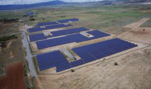 Akfen Yenilenebilir Enerji Yatırımları Hibrit Güneş ve Rüzgar Enerji Projeleri Yenilenebilir Enerji Depolama Teknolojileri
