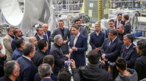 Türkiye 2024 Yenilenebilir Enerji Hedefleri Enerji Bağımsızlığı ve Yatırım Planları Sürdürülebilir Madencilik ve Altın Üretimi