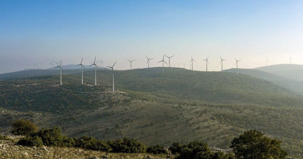 Soma RES Avrupa'nın En Büyük Rüzgar Santrali Polat Enerji Yenilenebilir Enerji Yatırımları Türkiye Yenilenebilir Enerji Hedefleri