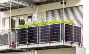 Almanya balkon güneş panelleri Türkiye yenilenebilir enerji yasaları şebeke optimizasyonu Türkiye