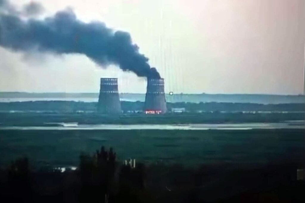Zaporizhzhia Nükleer Santrali yangını Rusya Ukrayna suçlamaları Radyasyon seviyesi normal