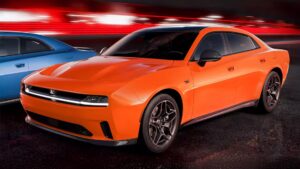 Dodge Charger Daytona katı hal pil teknolojisi Factorial FEST platformu uzun menzil performansı Dodge elektrikli muscle otomobil özellikleri