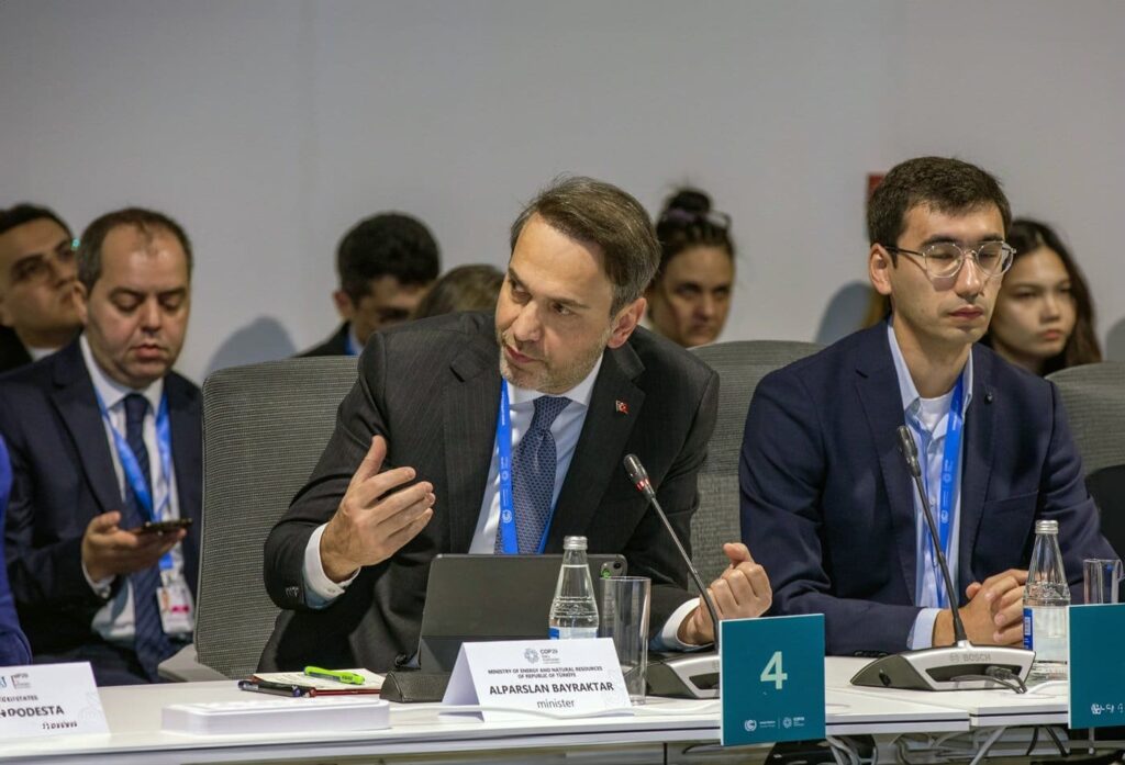 COP29 Türkiye enerji dönüşümü hedefleri Türkiye 2035 yenilenebilir enerji kapasitesi Alparslan Bayraktar sürdürülebilir enerji vizyonu
