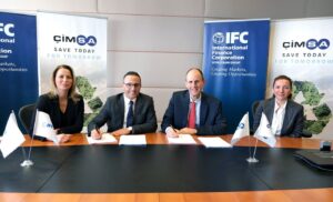 Çimsa 70 milyon dolar IFC yeşil kredi Çimento sektöründe sürdürülebilirlik yatırımları Çimsa karbon azaltımı ve yenilenebilir enerji projeleri CIMSA