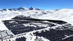 Tibet yüksek rakımlı güneş enerjisi projesi 100 MW güneş ve enerji depolama teknolojisi Huadian Tibet güneş enerjisi tesisi