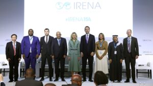 Alparslan Bayraktar IRENA Genel Kurulu enerji hedefleri Suriye elektrik arzı yeşil şebeke stratejileri Türkiye yenilenebilir enerji yatırımları bölgesel iş birliği