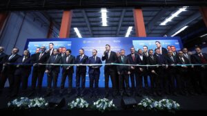 Smart Güneş Teknolojileri İzmir Aliağa fabrikası Yerli güneş paneli ve hücre üretimi Türkiye yenilenebilir enerji yatırımları üretim