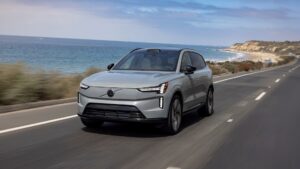 Volvo Cars 3DEXPERIENCE platformu Elektrikli araç geliştirme süreçleri Dassault Systèmes Volvo iş birliği